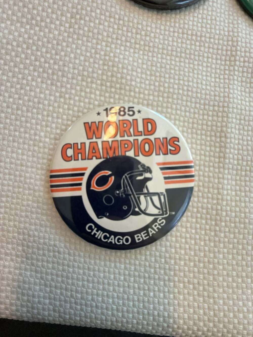 Vintage 1985 Chicago Bears World Champions NFL Pinback Button